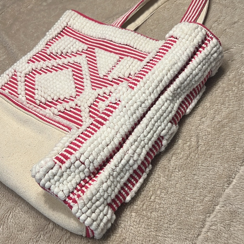 LOVESTITCH Cave Creek Tote - Picture 13 of 14